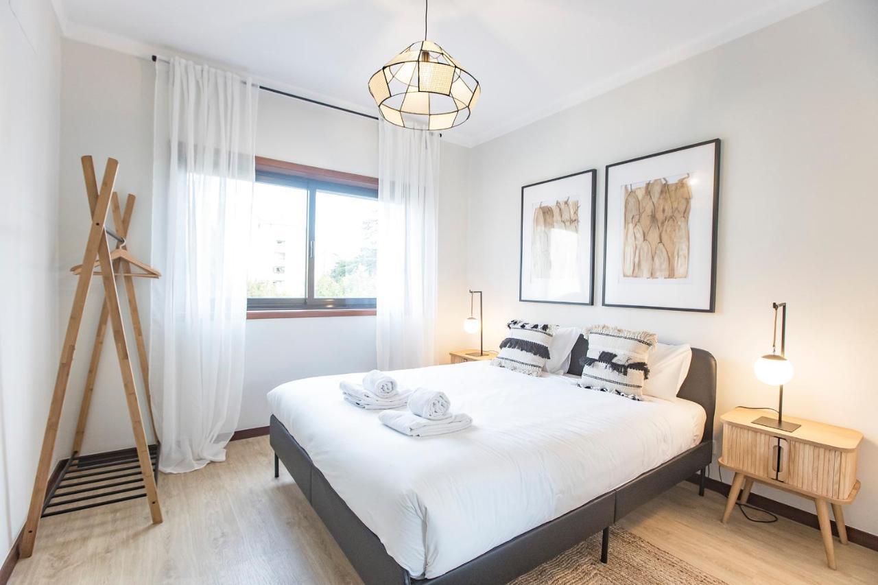 2Br Flat In Bonfim W/ Ac & Balcony By Lovelystay Порто Екстериор снимка