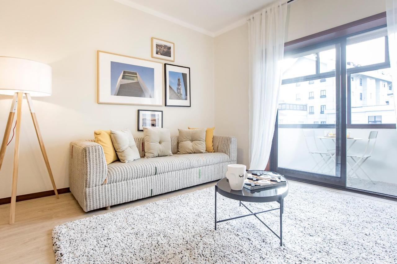 2Br Flat In Bonfim W/ Ac & Balcony By Lovelystay Порто Екстериор снимка