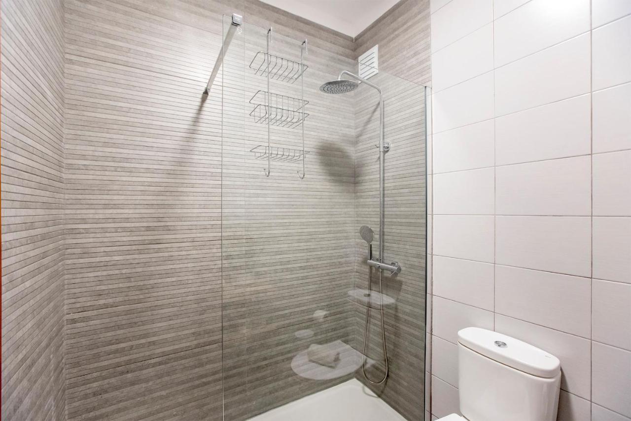 2Br Flat In Bonfim W/ Ac & Balcony By Lovelystay Порто Екстериор снимка