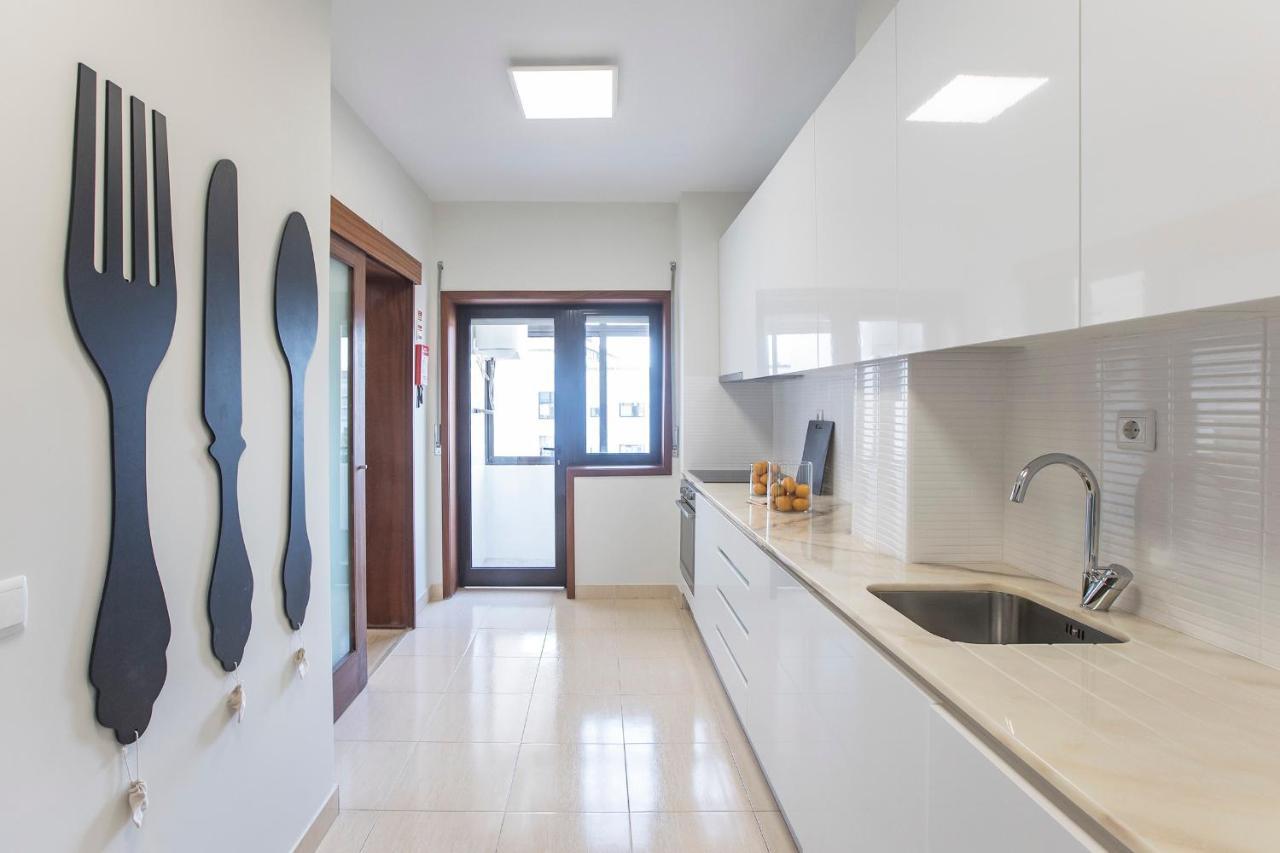 2Br Flat In Bonfim W/ Ac & Balcony By Lovelystay Порто Екстериор снимка